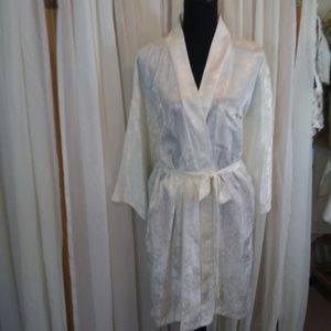 Vintage Delicates  Off White Kimono Style Robe